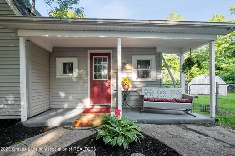 236 East Rd, Dimondale, MI 48821 photo 2