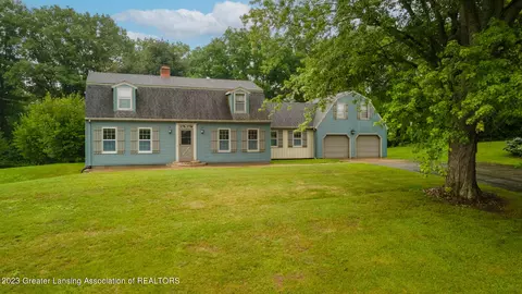 10453 Petrieville Hwy, Eaton Rapids, MI 48827