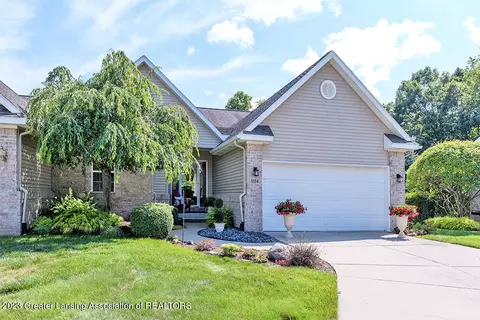 5154 Sapphire Cir, East Lansing, MI 48823