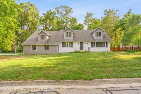 2321 Indian Hills Dr, Okemos, MI 48864