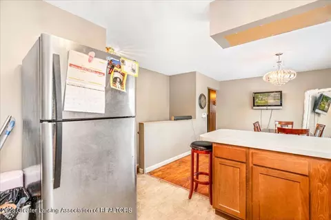 2410 Leon Ave, Lansing, MI 48906 photo 19