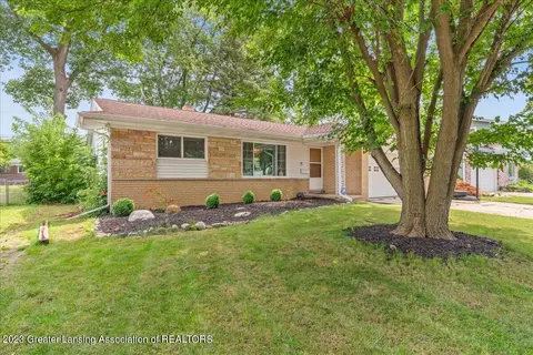 2410 Leon Ave, Lansing, MI 48906 photo 6