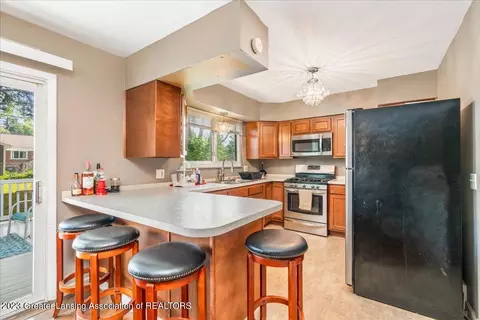 2410 Leon Ave, Lansing, MI 48906 photo 17