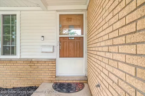 2410 Leon Ave, Lansing, MI 48906 photo 7
