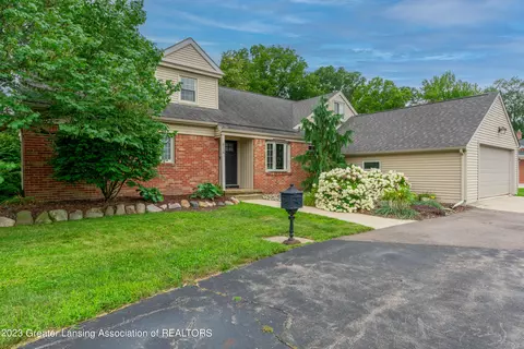 614 Whitehills Dr, East Lansing, MI 48823