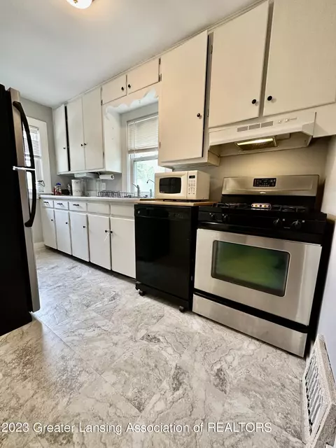 13621 Webster Rd, Bath, MI 48808 photo 5