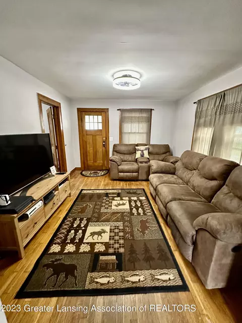 13621 Webster Rd, Bath, MI 48808 photo 9