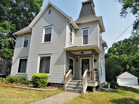 432 W Jefferson St, Grand Ledge, MI 48837