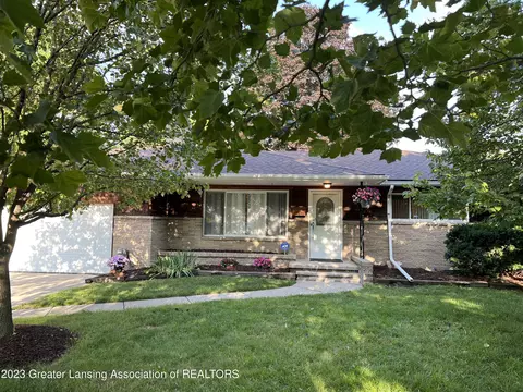 131 Lexington Ave, East Lansing, MI 48823