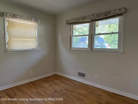5015 Devonshire Ave, Lansing, MI 48910 photo 11