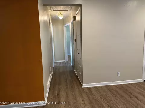 5015 Devonshire Ave, Lansing, MI 48910 photo 9