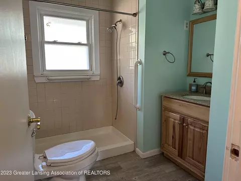 5015 Devonshire Ave, Lansing, MI 48910 photo 13
