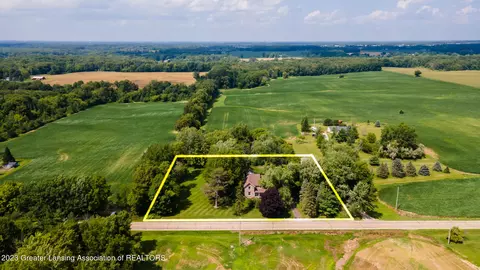 7700 Clark Rd, Grand Ledge, MI 48837