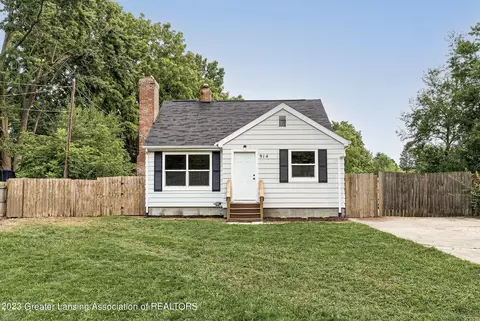 914 Ferley St, Lansing, MI 48911