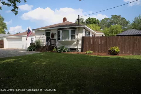 5550 Marsh Rd, Haslett, MI 48840