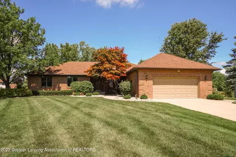 1533 Smokedrift Ln, Lansing, MI 48917