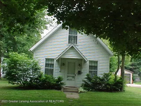 523 S Sheldon St, Charlotte, MI 48813