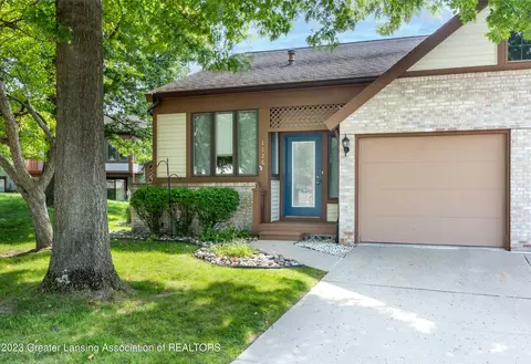 1126 Summergreen Ln, Lansing, MI 48917
