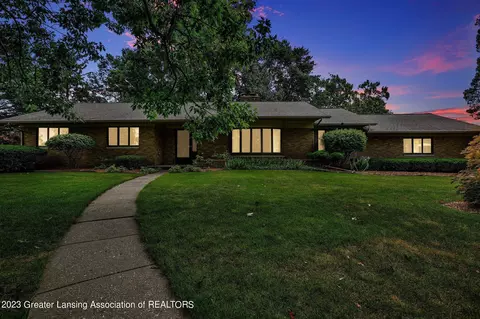 3218 S Cambridge Rd, Lansing, MI 48911