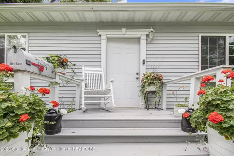 204 E Baldwin St, Saint Johns, MI 48879 photo 6