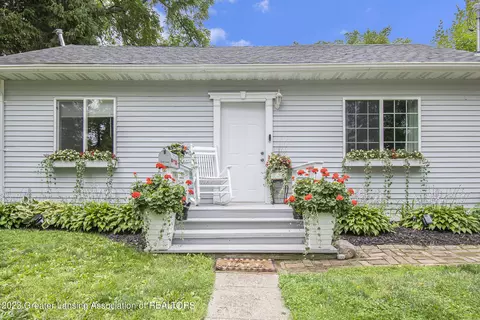 204 E Baldwin St, Saint Johns, MI 48879