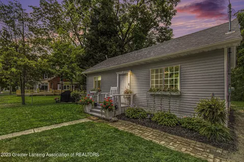 204 E Baldwin St, Saint Johns, MI 48879 photo 3