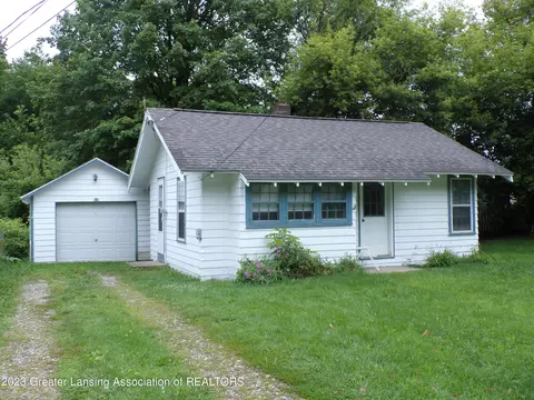 404 W 3rd St, Charlotte, MI 48813