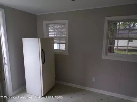 404 W 3rd St, Charlotte, MI 48813 photo 8