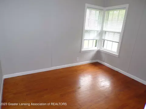 404 W 3rd St, Charlotte, MI 48813 photo 9