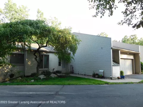 1128 N Ridge Ct #46, Lansing, MI 48917