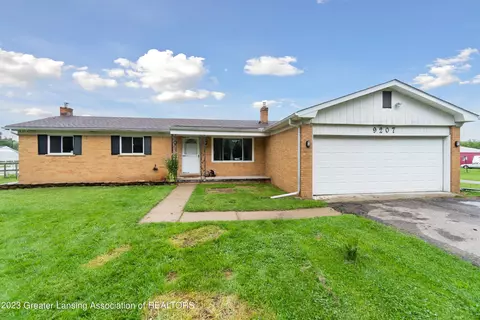 9207 Pontiac Trl, South Lyon, MI 48178