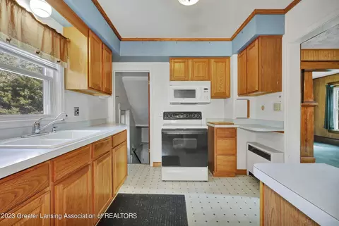 1065 E Stoll Rd, Lansing, MI 48906 photo 11
