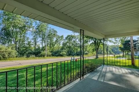 1065 E Stoll Rd, Lansing, MI 48906 photo 7