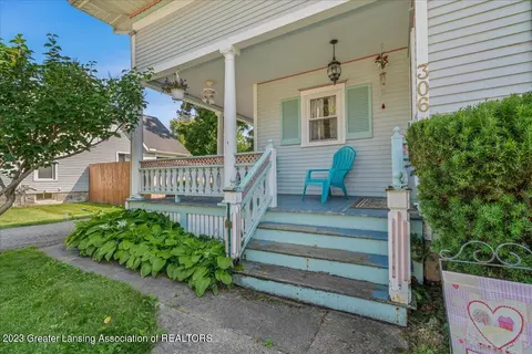 306 E Kent St, Grand Ledge, MI 48837 photo 2