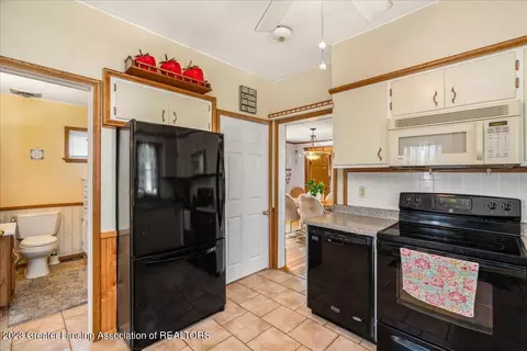 306 E Kent St, Grand Ledge, MI 48837 photo 9