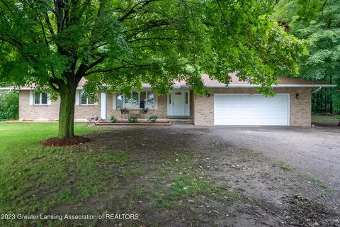 2293 E M21, Saint Johns, MI 48879