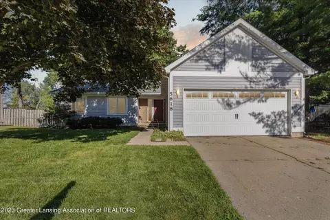5618 Creekwood Ln, Haslett, MI 48840