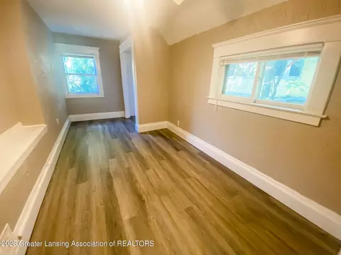 616 Cherry St, Lansing, MI 48933 photo 10