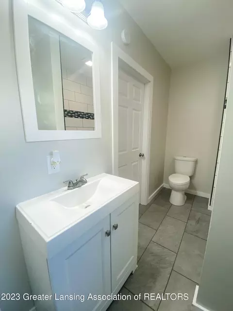 616 Cherry St, Lansing, MI 48933 photo 6