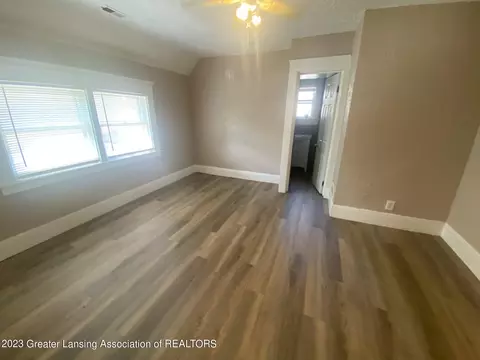 616 Cherry St, Lansing, MI 48933 photo 12