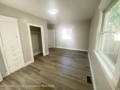 616 Cherry St, Lansing, MI 48933 photo 4