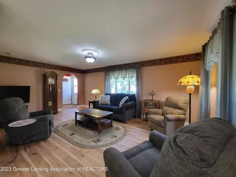 5724 High St, Bath, MI 48808 photo 5