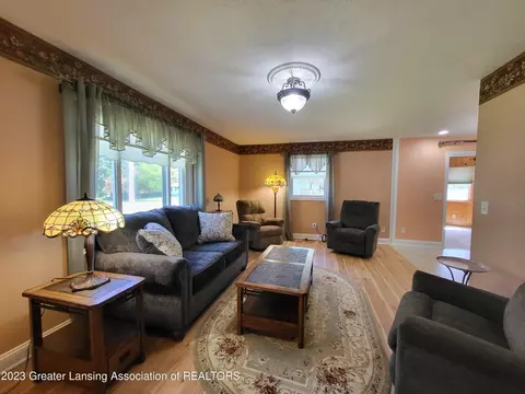 5724 High St, Bath, MI 48808 photo 4