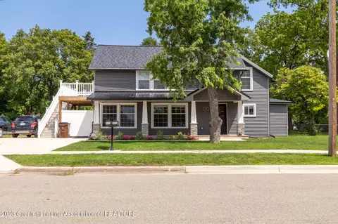 321 E 323 E South St, Grand Ledge, MI 48837