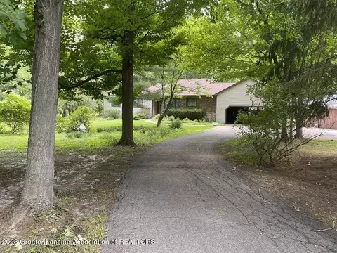 2190 College Rd, Holt, MI 48842
