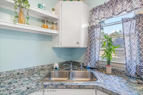 851 E Greenlawn Ave, Lansing, MI 48910 photo 18
