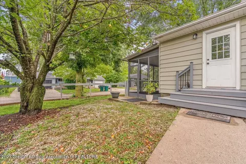 851 E Greenlawn Ave, Lansing, MI 48910 photo 13