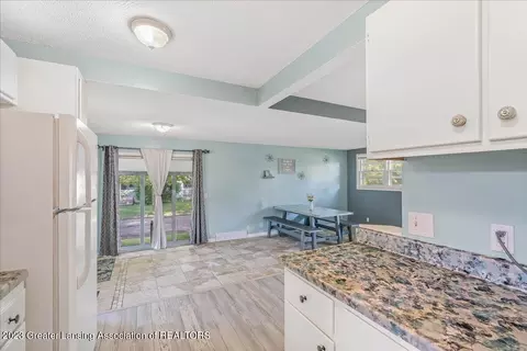 851 E Greenlawn Ave, Lansing, MI 48910 photo 19