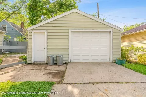 851 E Greenlawn Ave, Lansing, MI 48910 photo 15