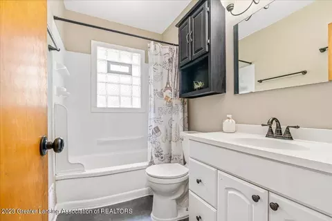851 E Greenlawn Ave, Lansing, MI 48910 photo 20